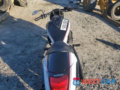 Zdjęcie 6 z 9 samochodu: 2015 SUZUKI VZR1800 VIN:JS1VY53A4F2100139 - miniatura