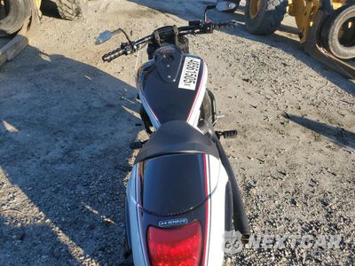 Zdjęcie 6 z 9 samochodu: 2015 SUZUKI VZR1800 VIN:JS1VY53A4F2100139 - miniatura