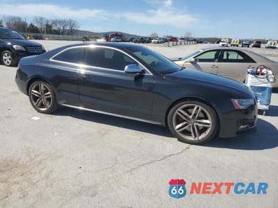 Czwarte zdjęcie samochodu z boku: 2010 AUDI S5 PRESTIGE VIN:WAUVVAFR4AA011160 - miniatura