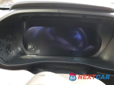 Zdjęcie 9 z 14 samochodu: 2023 VOLVO XC40 RECHARGE PLUS VIN:YV4ED3ULXP2037178 - miniatura