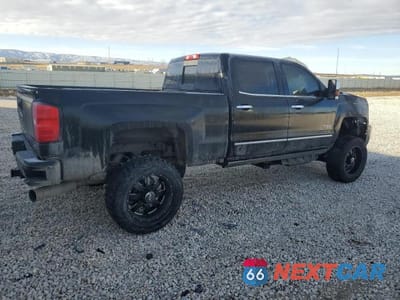 Trzecie zdjęcie samochodu z tyłu: 2018 CHEVROLET SILVERADO K3500 LTZ VIN:1GC4K0EY8JF148079 - miniatura