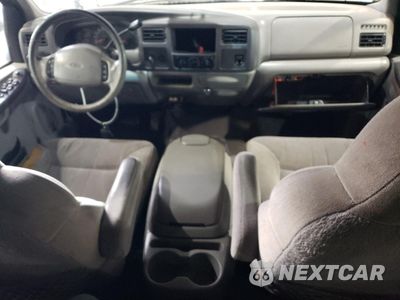 Zdjęcie 8 z 13 samochodu: 2000 FORD EXCURSION XLT VIN:1FMNU41S4YEA53408 - miniatura
