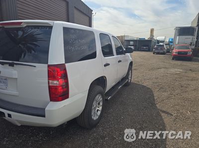 Czwarte zdjęcie samochodu z boku: 2013 CHEVROLET TAHOE SPECIAL VIN:1GNSK2E09DR127099 - miniatura