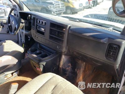 Zdjęcie 8 z 15 samochodu: 2011 CHEVROLET EXPRESS G2500 VIN:1GCWGFBA3B1126395 - miniatura