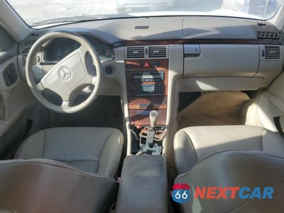 Zdjęcie 8 z 12 samochodu: 1999 MERCEDES-BENZ E 320 VIN:WDBJF65H1XA795972 - miniatura