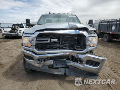 Piąte zdjęcie samochodu w środku: 2022 RAM 5500 VIN:3C7WRNBL1NG264046 - miniatura