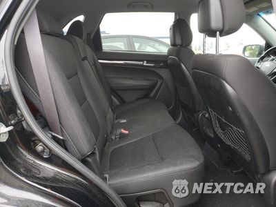 Zdjęcie 10 z 12 samochodu: 2014 KIA SORENTO LX VIN:5XYKT3A6XEG476956 - miniatura