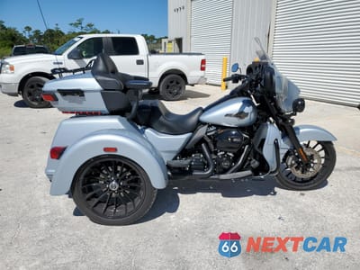 2025 HARLEY-DAVIDSON FLHTCUTG 1HD1MAF11SB850482 - główne zdjęcie licytacji z USA - miniatura