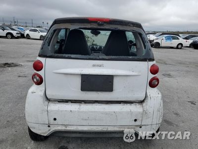 Zdjęcie 6 z 12 samochodu: 2015 SMART FORTWO PURE VIN:WMEEJ3BA1FK812481 - miniatura