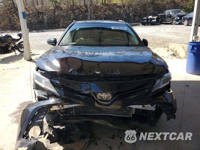 Piąte zdjęcie samochodu w środku: 2018 TOYOTA CAMRY L VIN:4T1B11HK3JU505926 - miniatura