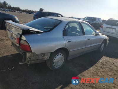 Trzecie zdjęcie samochodu z tyłu: 1997 HONDA ACCORD SE VIN:1HGCD5600VA276235 - miniatura