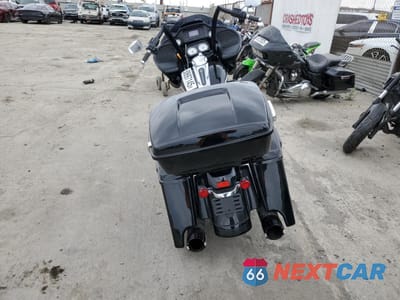Czwarte zdjęcie samochodu z boku: 2018 HARLEY-DAVIDSON FLTRX ROAD GLIDE VIN:1HD1KHC30JB681056 - miniatura
