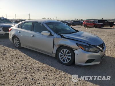 Czwarte zdjęcie samochodu z boku: 2016 NISSAN ALTIMA 2.5 VIN:1N4AL3AP6GN330575 - miniatura