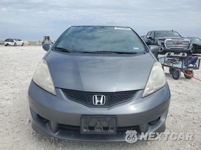 Piąte zdjęcie samochodu w środku: 2011 HONDA FIT SPORT VIN:JHMGE8G51BC004414 - miniatura