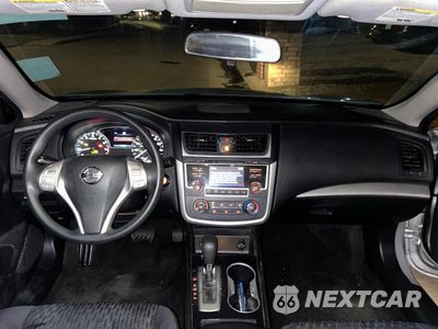 Zdjęcie 9 z 11 samochodu: 2016 NISSAN ALTIMA 2.5 VIN:1N4AL3AP1GN356095 - miniatura