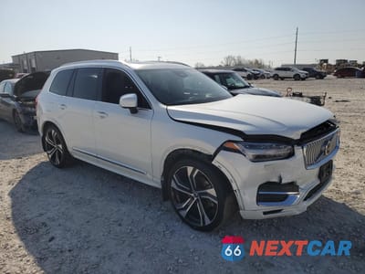 Czwarte zdjęcie samochodu z boku: 2024 VOLVO XC90 ULTIMATE VIN:YV4062PF1R1244894 - miniatura