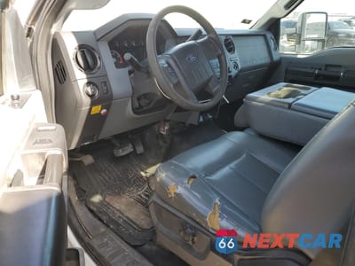 Zdjęcie 8 z 13 samochodu: 2011 FORD F550 SUPER DUTY VIN:1FDAF5GT2BEB33442 - miniatura