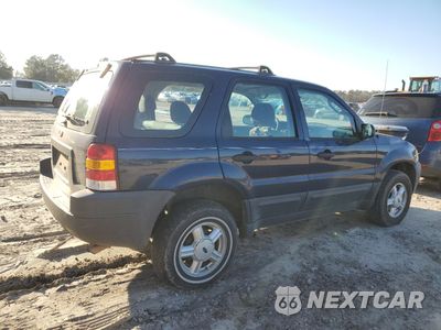 Trzecie zdjęcie samochodu z tyłu: 2004 FORD ESCAPE XLS VIN:1FMYU021X4DA05875 - miniatura