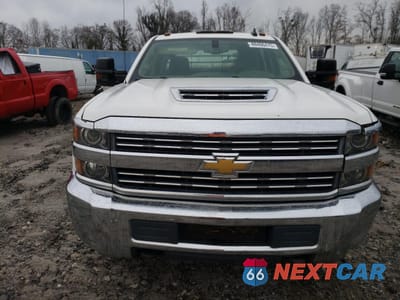 Piąte zdjęcie samochodu w środku: 2018 CHEVROLET SILVERADO K3500 VIN:1GB4KYEY9JF136414 - miniatura