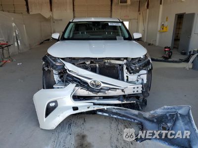 Piąte zdjęcie samochodu w środku: 2021 TOYOTA HIGHLANDER L VIN:5TDBZRBHXMS532381 - miniatura