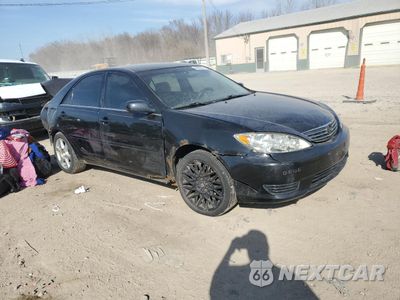 Czwarte zdjęcie samochodu z boku: 2005 TOYOTA CAMRY LE VIN:4T1BE32K85U054748 - miniatura
