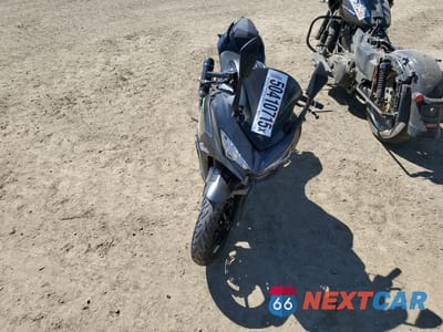 Piąte zdjęcie samochodu w środku: 2023 KAWASAKI EX400 VIN:JKAEXKH11PDAP4599 - miniatura