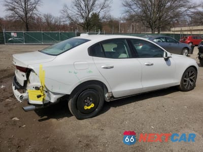 Trzecie zdjęcie samochodu z tyłu: 2020 VOLVO S60 T6 MOMENTUM VIN:7JRA22TK8LG045384 - miniatura