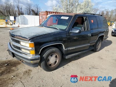 1995 CHEVROLET TAHOE K1500 1GNEK13K8SJ420709 - główne zdjęcie licytacji z USA - miniatura