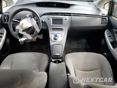 Zdjęcie 8 z 14 samochodu: 2015 TOYOTA PRIUS VIN:JTDKN3DUXF0460557 - miniatura