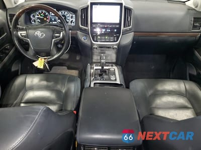 Zdjęcie 8 z 17 samochodu: 2020 TOYOTA LAND CRUISER VX-R VIN:JTMCY7AJ0L4089992 - miniatura