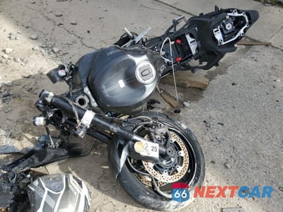 Trzecie zdjęcie samochodu z tyłu: 2024 KAWASAKI ZX636 K VIN:JKBZXJK16RA002931 - miniatura