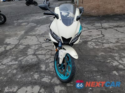 Drugie zdjęcie samochodu z przodu: 2024 YAMAHA YZFR3 A VIN:MH3RH18Y9RK013896 - miniatura