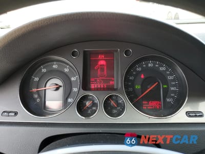 Zdjęcie 9 z 12 samochodu: 2008 VOLKSWAGEN PASSAT TURBO VIN:WVWJK73C88P131337 - miniatura