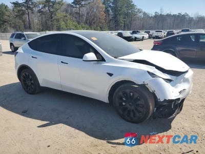 Czwarte zdjęcie samochodu z boku: 2024 TESLA MODEL Y VIN:7SAYGDEE9RA220049 - miniatura