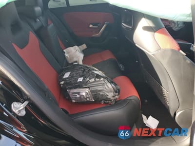 Zdjęcie 10 z 12 samochodu: 2022 MERCEDES-BENZ CLA AMG 35 4MATIC VIN:W1K5J5BB9NN297137 - miniatura