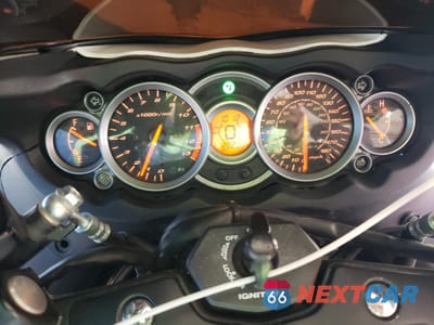 Zdjęcie 7 z 9 samochodu: 2009 SUZUKI GSX1300 R VIN:JS1GX72A192104744 - miniatura