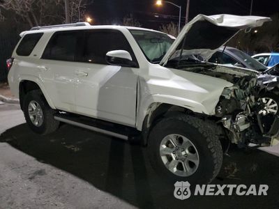 Czwarte zdjęcie samochodu z boku: 2017 TOYOTA 4RUNNER SR5/SR5 PREMIUM VIN:JTEBU5JR9H5414153 - miniatura