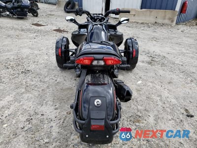Czwarte zdjęcie samochodu z boku: 2022 CAN-AM SPYDER ROADSTER F3-S VIN:2BXRDDD24NV000425 - miniatura