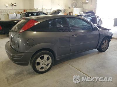 Trzecie zdjęcie samochodu z tyłu: 2006 FORD FOCUS ZX3 VIN:1FAFP31N56W168343 - miniatura