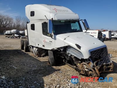 2024 VOLVO VNL SEMI TRUCK 4V4NC9TH4RN648125 - główne zdjęcie licytacji z USA - miniatura