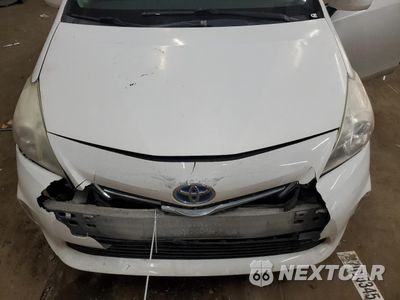 Zdjęcie 12 z 14 samochodu: 2014 TOYOTA PRIUS V VIN:JTDZN3EU2E3314017 - miniatura