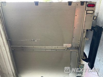 Trzecie zdjęcie samochodu z tyłu: 2006 GMC SAVANA CUTAWAY G3500 VIN:1GDHG31U561901106 - miniatura