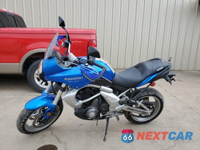 Trzecie zdjęcie samochodu z tyłu: 2009 KAWASAKI LE650 A VIN:JKALEEA1X9A038520 - miniatura