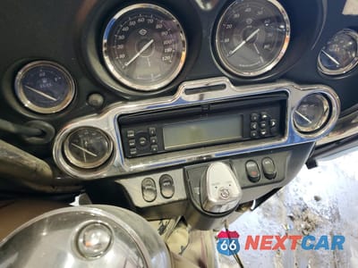 Zdjęcie 7 z 9 samochodu: 2011 HARLEY-DAVIDSON FLHTK VIN:1HD1KEM16BB619173 - miniatura