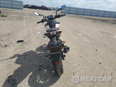 Czwarte zdjęcie samochodu z boku: 2022 KTM 390 DUKE VIN:MD2JPJ404NC253225 - miniatura