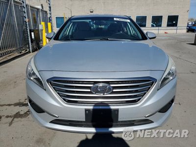 Piąte zdjęcie samochodu w środku: 2017 HYUNDAI SONATA SE VIN:5NPE24AFXHH478046 - miniatura