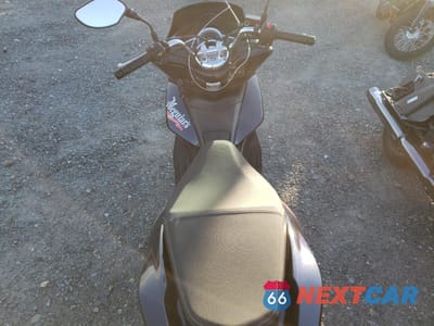 Zdjęcie 6 z 9 samochodu: 2018 HONDA PCX 150 VIN:RLHKF1807JY301837 - miniatura