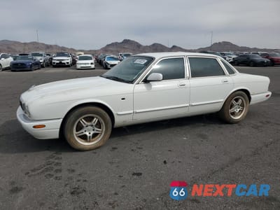 1999 JAGUAR XJ8 SAJHX1048XC861105 - główne zdjęcie licytacji z USA - miniatura
