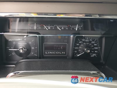 Zdjęcie 9 z 15 samochodu: 2014 LINCOLN NAVIGATOR VIN:5LMJJ2J58EEL08527 - miniatura