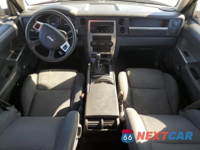 Zdjęcie 8 z 13 samochodu: 2008 JEEP COMMANDER SPORT VIN:1J8HG48K98C172395 - miniatura